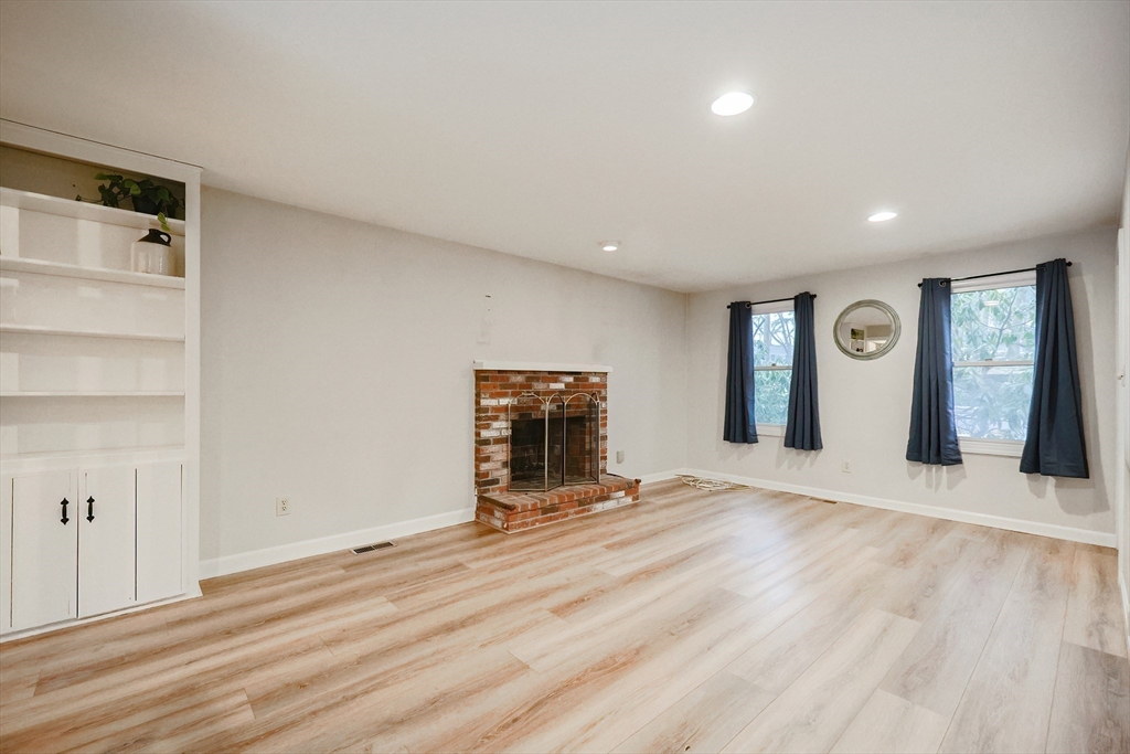 4 bed, 2 bath apartment for rent at 291 Central St, Framingham — photo 7 of 20