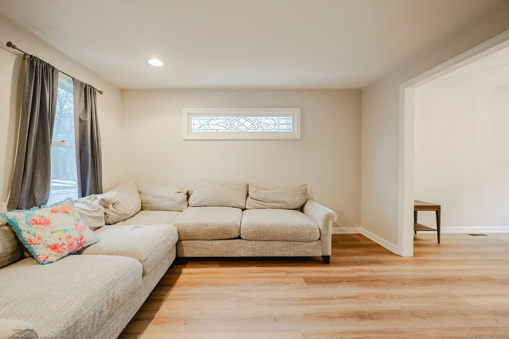 4 bed, 2 bath apartment for rent at 291 Central St, Framingham — photo 8 of 20