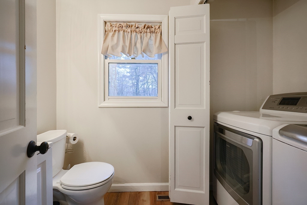 4 bed, 2 bath apartment for rent at 291 Central St, Framingham — photo 9 of 20