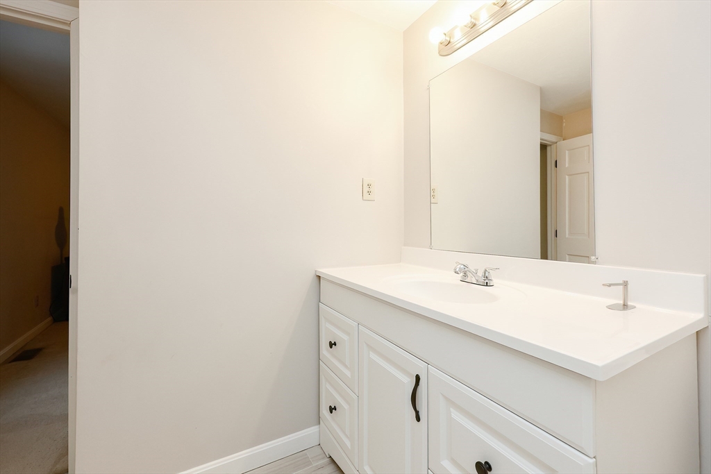 4 bed, 2 bath apartment for rent at 291 Central St, Framingham — photo 14 of 20