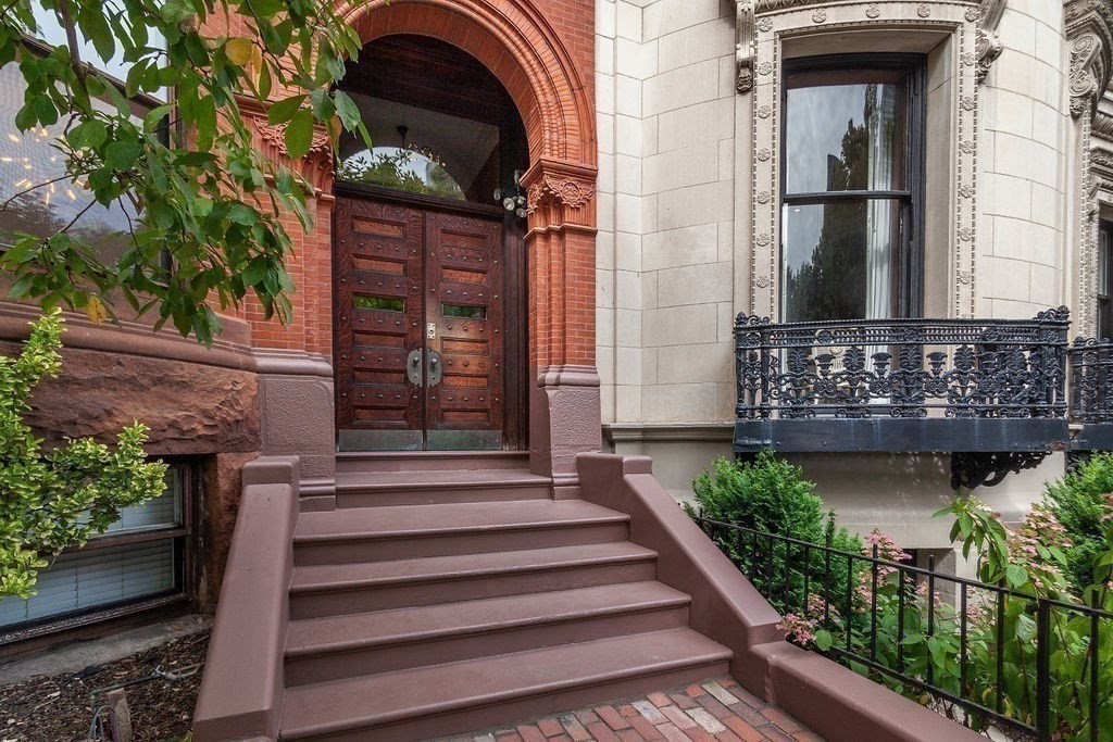 1 bed, 1 bath apartment for rent at 291 Commonwealth Ave Unit 4, Back Bay — photo 2 of 11