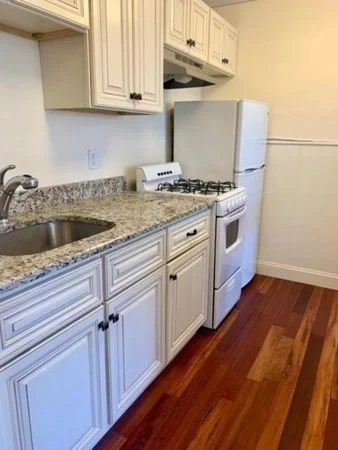 1 bed, 1 bath apartment for rent at 291 Commonwealth Ave Unit 6, Back Bay — photo 5 of 12