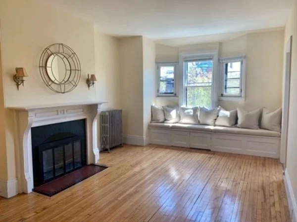 1 bed, 1 bath apartment for rent at 291 Commonwealth Ave Unit 6, Back Bay