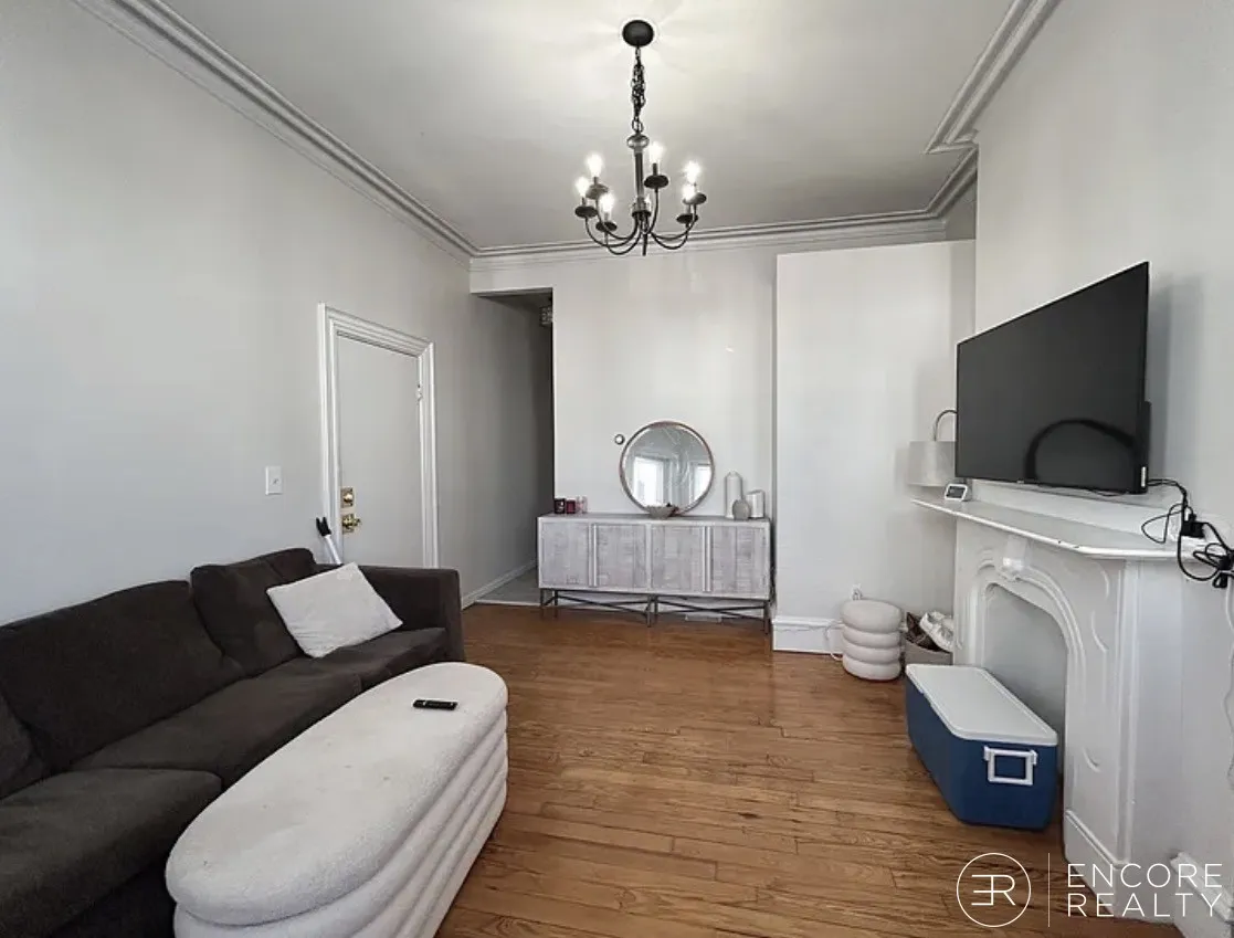 3 bed, 1 bath apartment for rent at 291 E St Unit 1, South Boston — photo 2 of 9