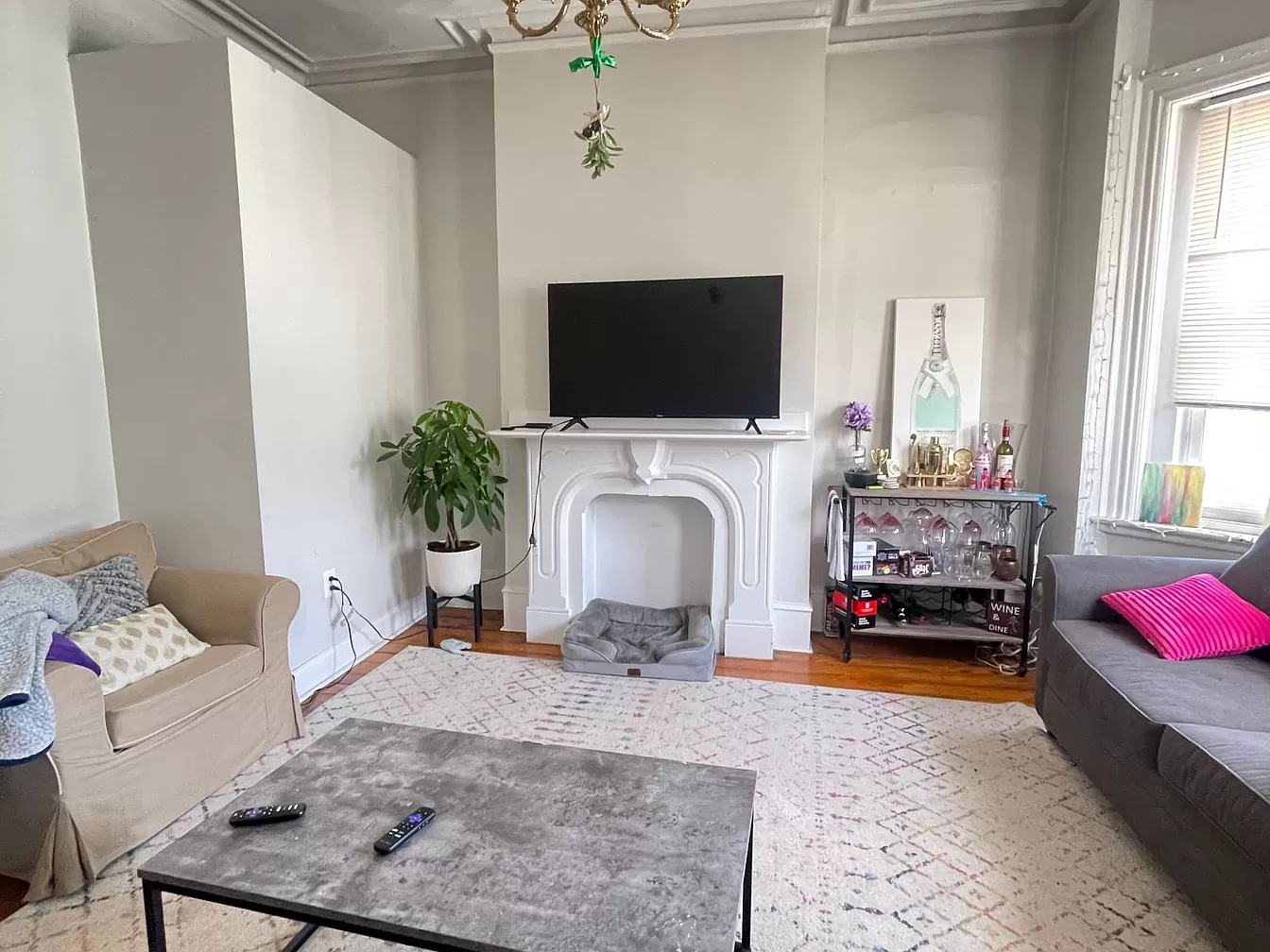 4 bed, 1 bath apartment for rent at 291 E St Unit 4, South Boston — photo 3 of 12