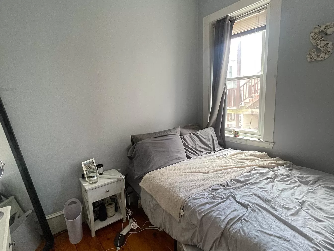 4 bed, 1 bath apartment for rent at 291 E St Unit 4, South Boston — photo 5 of 12