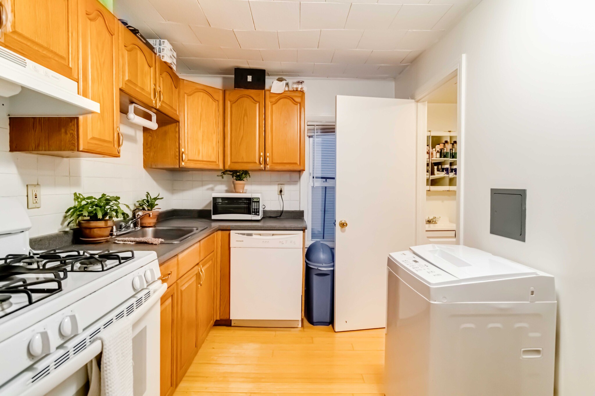 3 bed, 1 bath apartment for rent at 291 Elm St Unit 2, Inman Square — photo 1 of 8