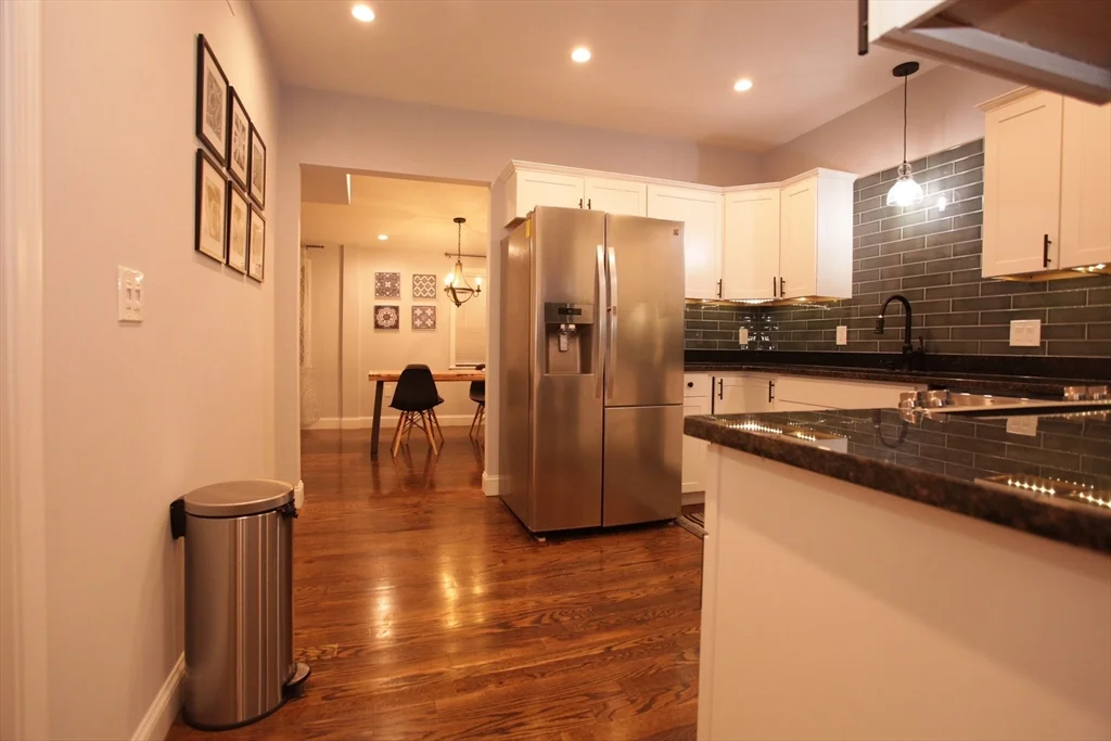 3 bed, 1 bath apartment for rent at 291 Main St Unit 3, Everett — photo 1 of 20