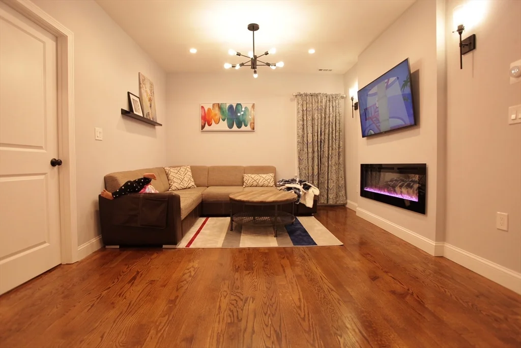 3 bed, 1 bath apartment for rent at 291 Main St Unit 3, Everett — photo 5 of 20