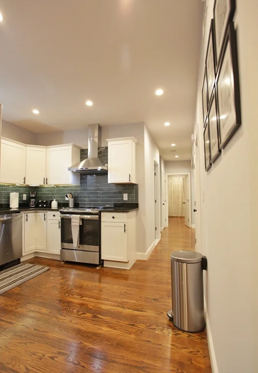 3 bed, 1 bath apartment for rent at 291 Main St Unit 3, Everett — photo 4 of 20