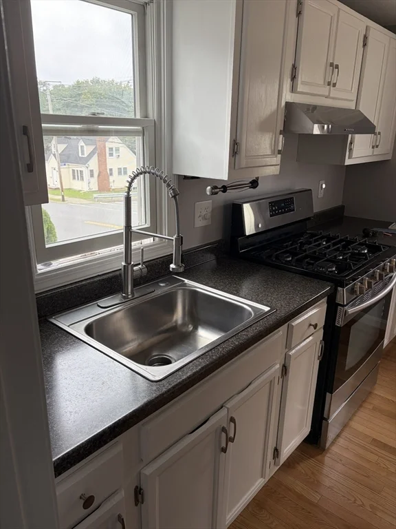2 bed, 1 bath apartment for rent at 291 Parkland Ave Unit 1, Lynn — photo 8 of 12
