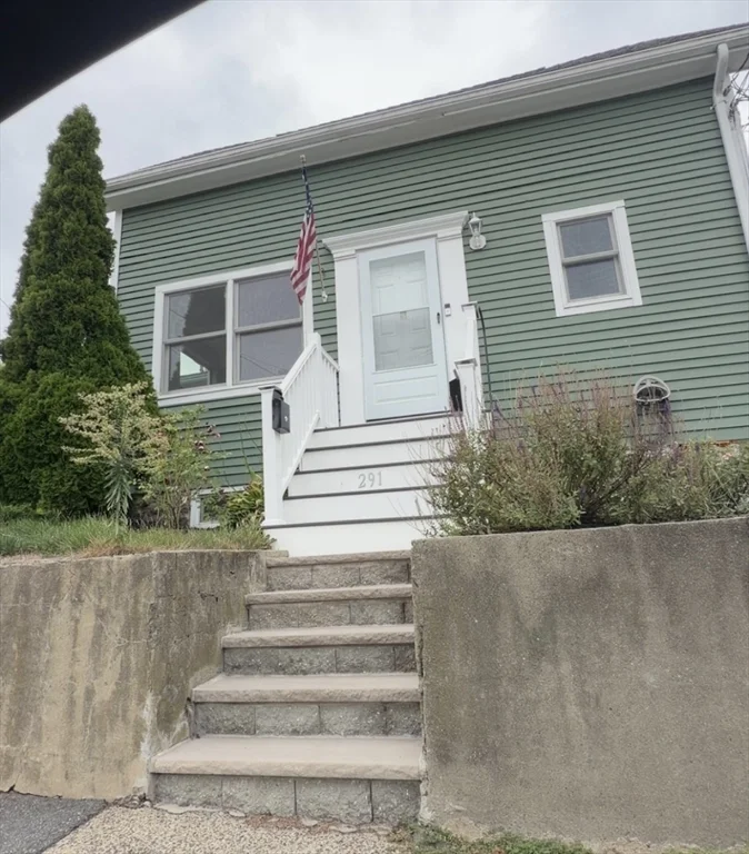 2 bed, 1 bath apartment for rent at 291 Parkland Ave Unit 1, Lynn