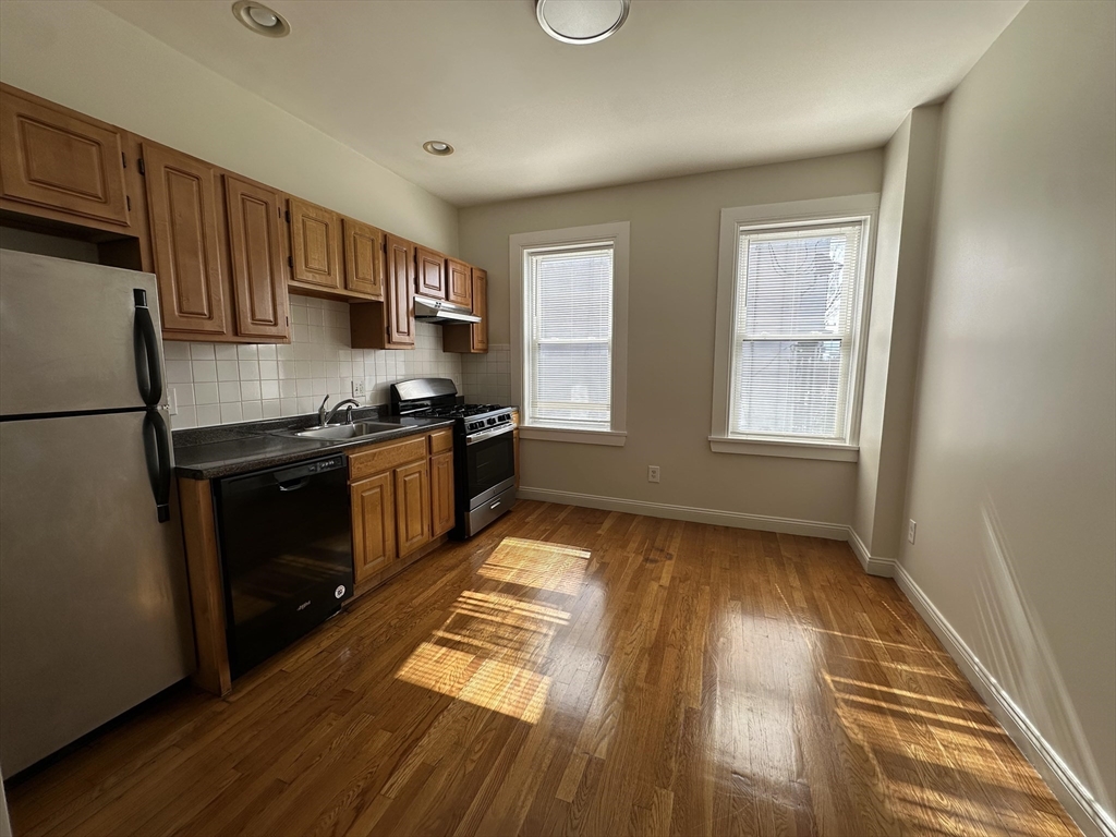 1 bed, 1 bath apartment for rent at 291 Washington Ave Unit 1F, Chelsea — photo 2 of 7