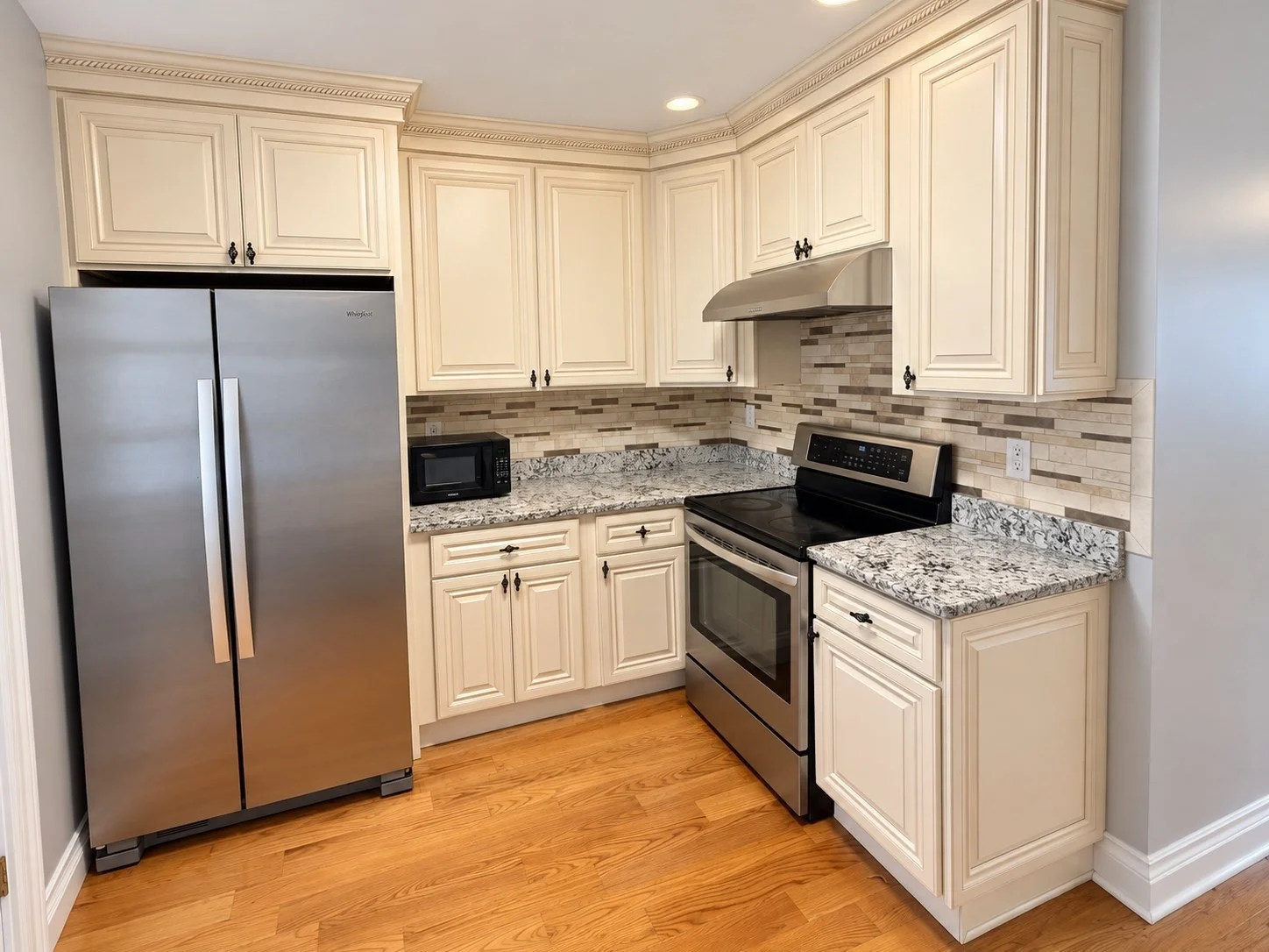 3 bed, 1 bath apartment for rent at 291 Washington St Unit 1, Canton — photo 2 of 16