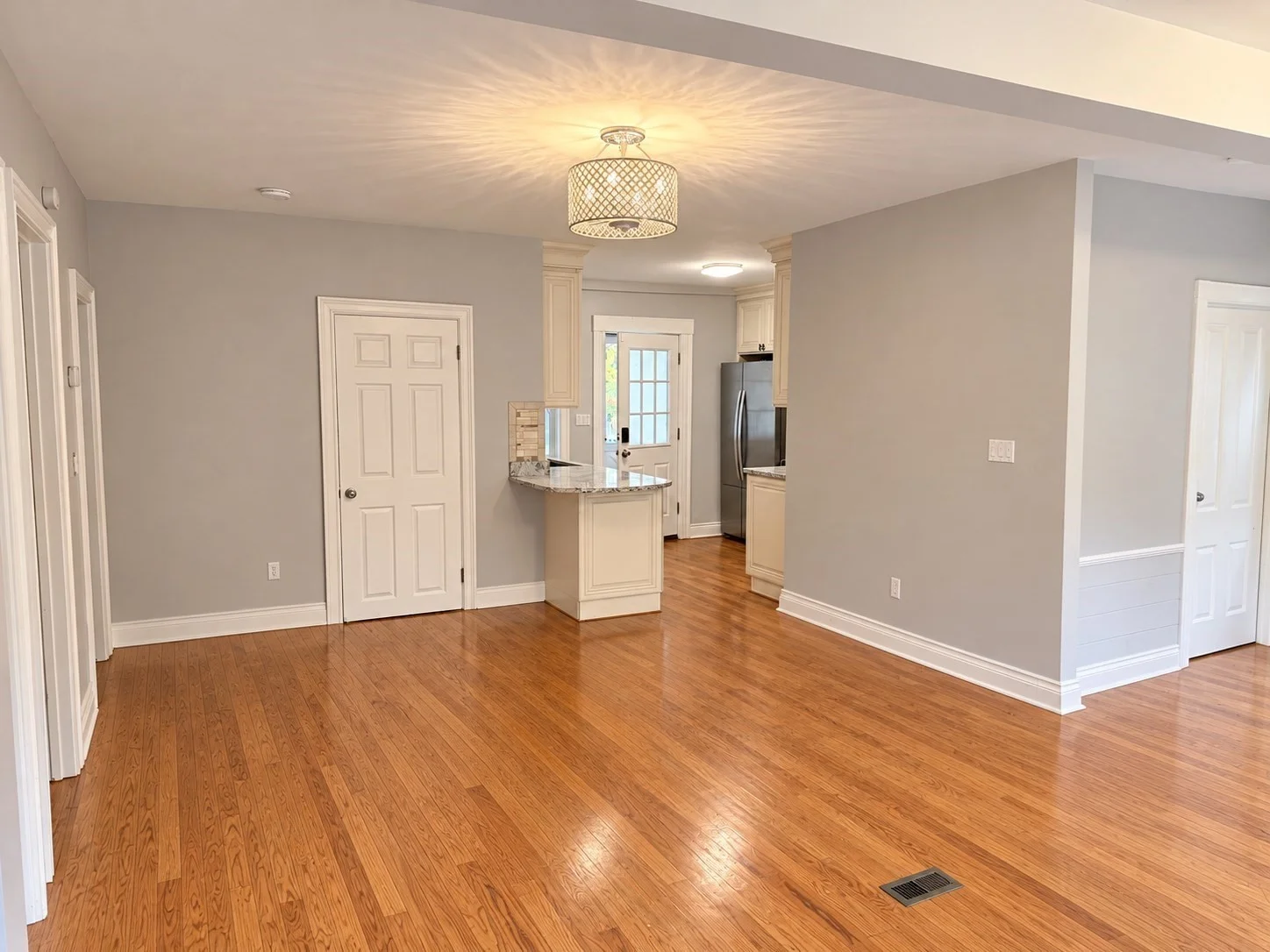 3 bed, 1 bath apartment for rent at 291 Washington St Unit 1, Canton — photo 4 of 16