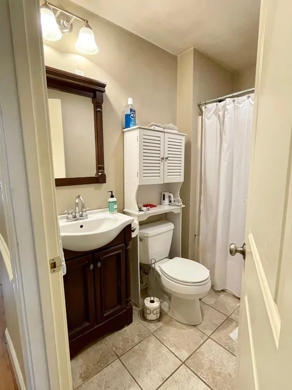 2 bed, 1 bath apartment for rent at 291 West 2nd St Unit 2, South Boston — photo 9 of 10
