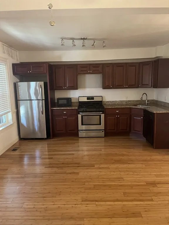 2 bed, 1 bath apartment for rent at 291 West 2nd St Unit 3, South Boston — photo 2 of 6