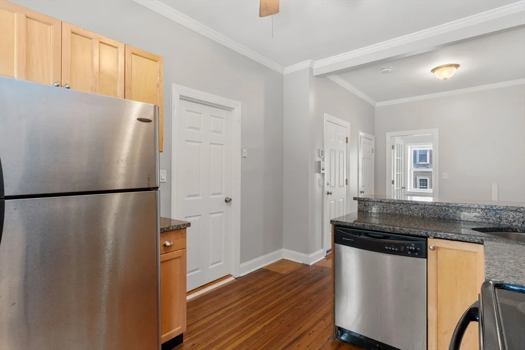 1 bed, 1 bath apartment for rent at 291 West 3rd St Unit 1, South Boston — photo 8 of 22