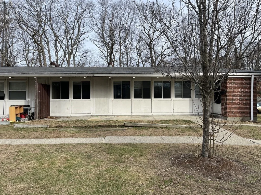 2 bed, 1 bath apartment for rent at 292 Bedford St Unit 2, Abington
