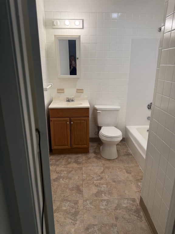 1 bed, 1 bath apartment for rent at 292 Bedford St Unit 3, Abington — photo 5 of 5