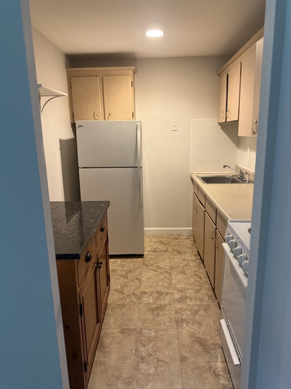 1 bed, 1 bath apartment for rent at 292 Bedford St Unit 3, Abington