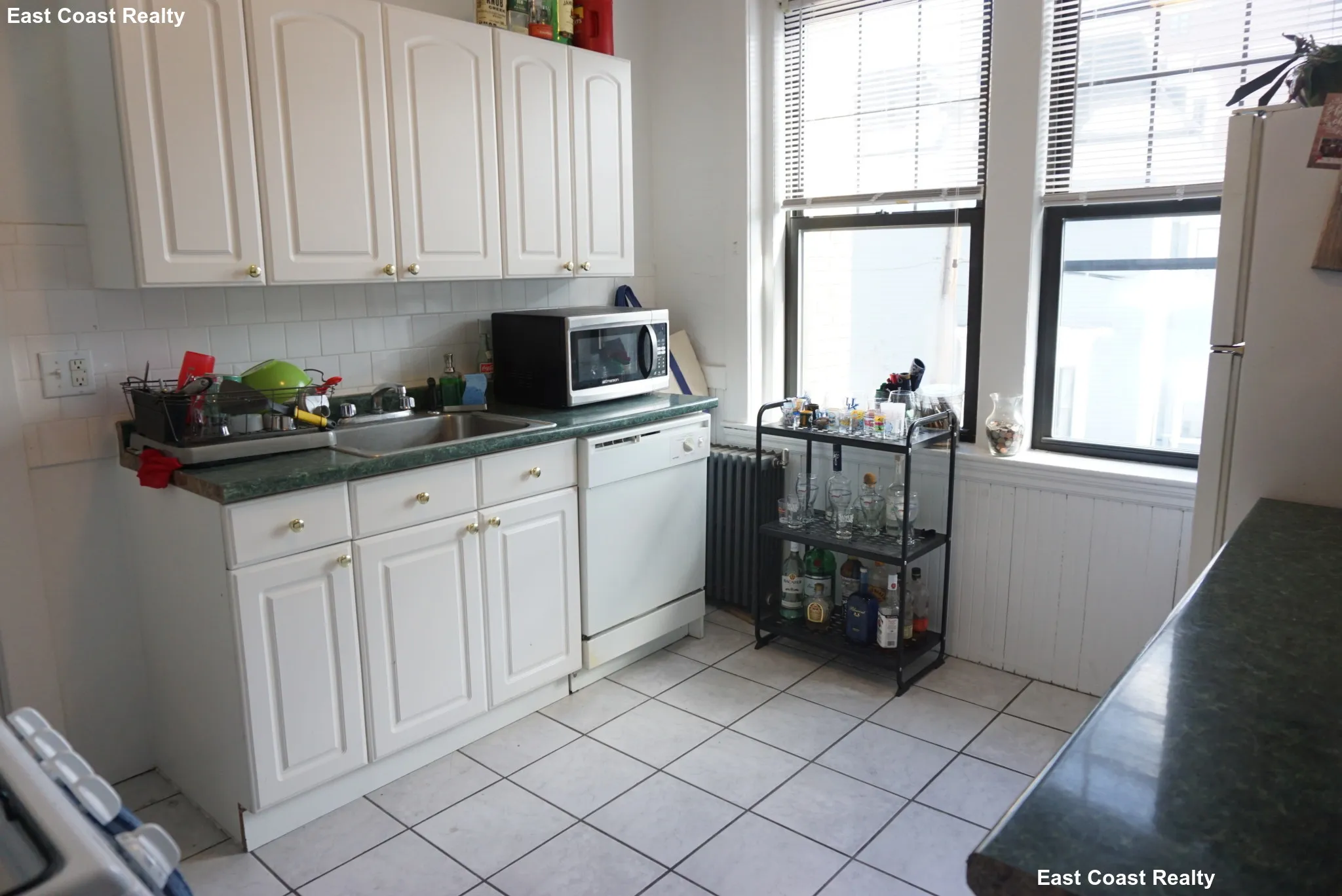3 bed, 1 bath apartment for rent at 292 Harvard St Unit 3, Mid-Cambridge — photo 4 of 27