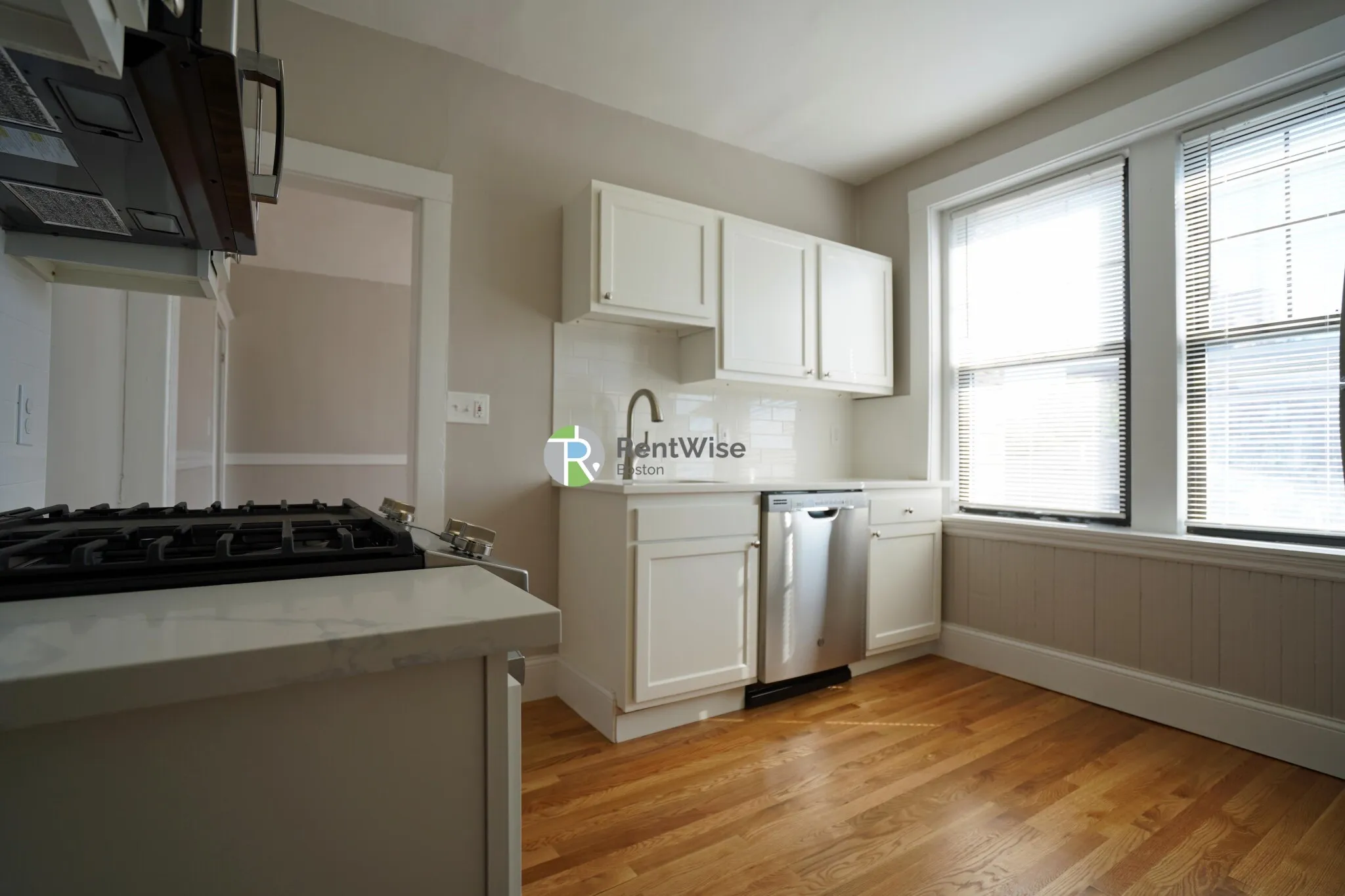 3 bed, 1 bath apartment for rent at 292 Harvard St Unit 7, Mid-Cambridge — photo 1 of 30