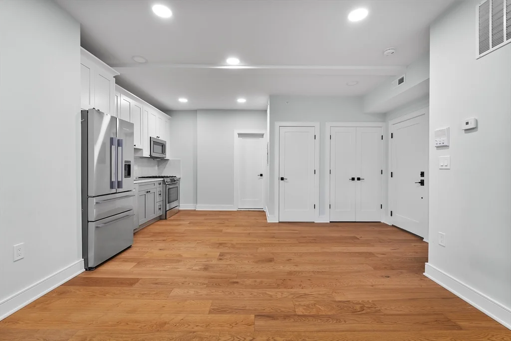 1 bed, 1 bath apartment for rent at 292 Prospect St Unit PH, Wellington-Harrington — photo 2 of 9