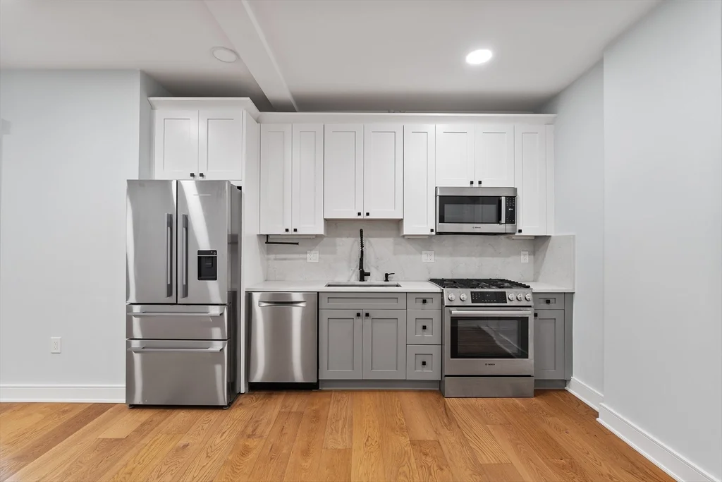 1 bed, 1 bath apartment for rent at 292 Prospect St Unit PH, Wellington-Harrington