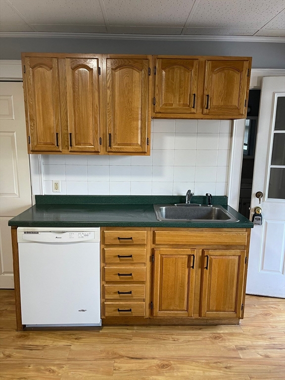 3 bed, 1 bath apartment for rent at 292 Providence Rd Unit A, Grafton — photo 3 of 15
