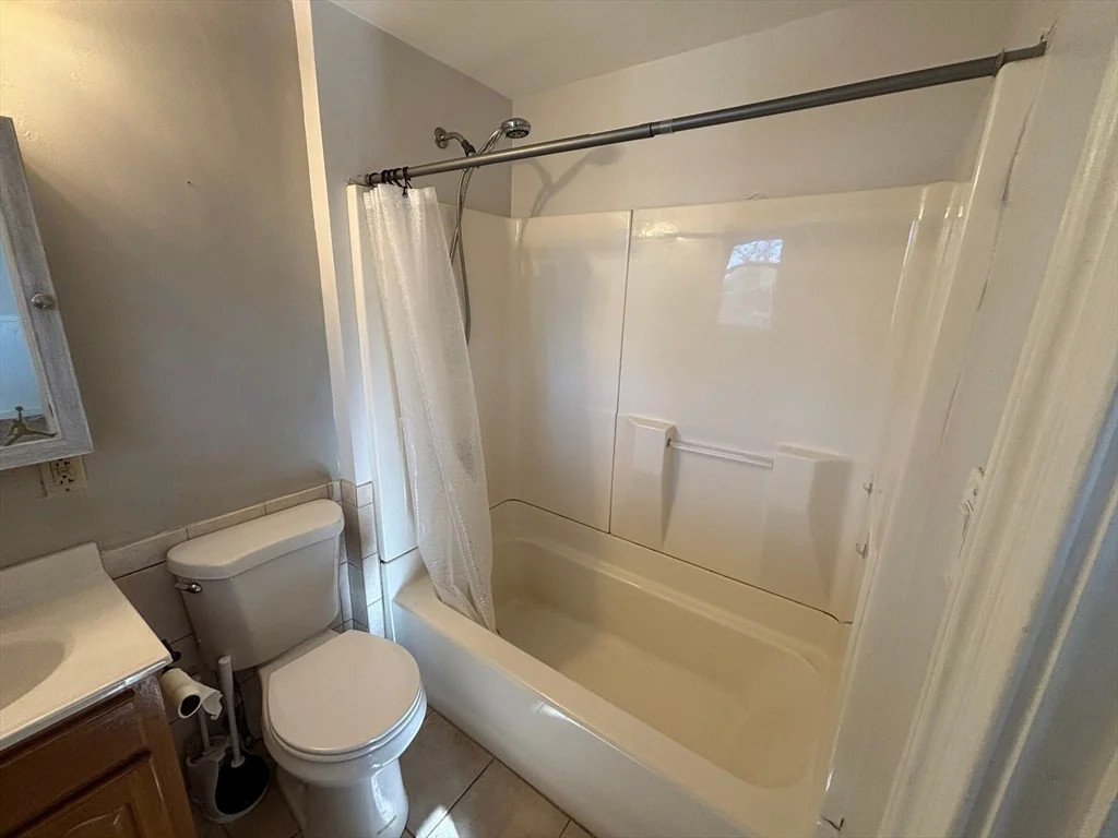 2 bed, 1 bath apartment for rent at 292 Providence Rd Unit D, Grafton — photo 7 of 24