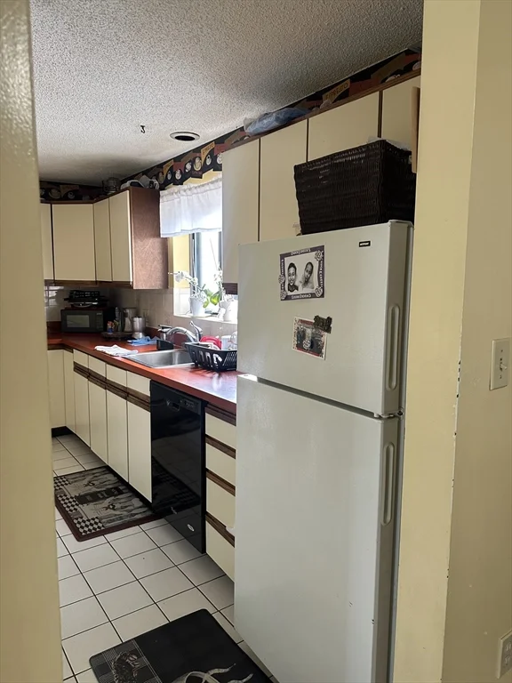 2 bed, 2 bath apartment for rent at 292 Salem St Unit 201, Revere — photo 5 of 28