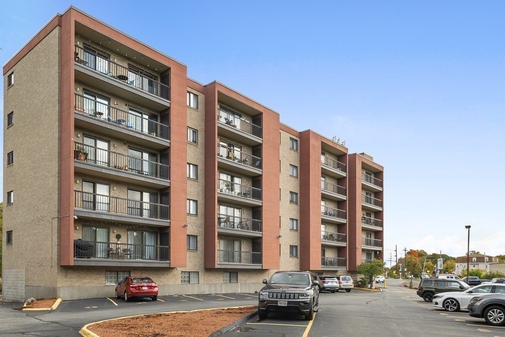 2 bed, 2.5 bath apartment for rent at 292 Salem St Unit 501, Revere — photo 1 of 12