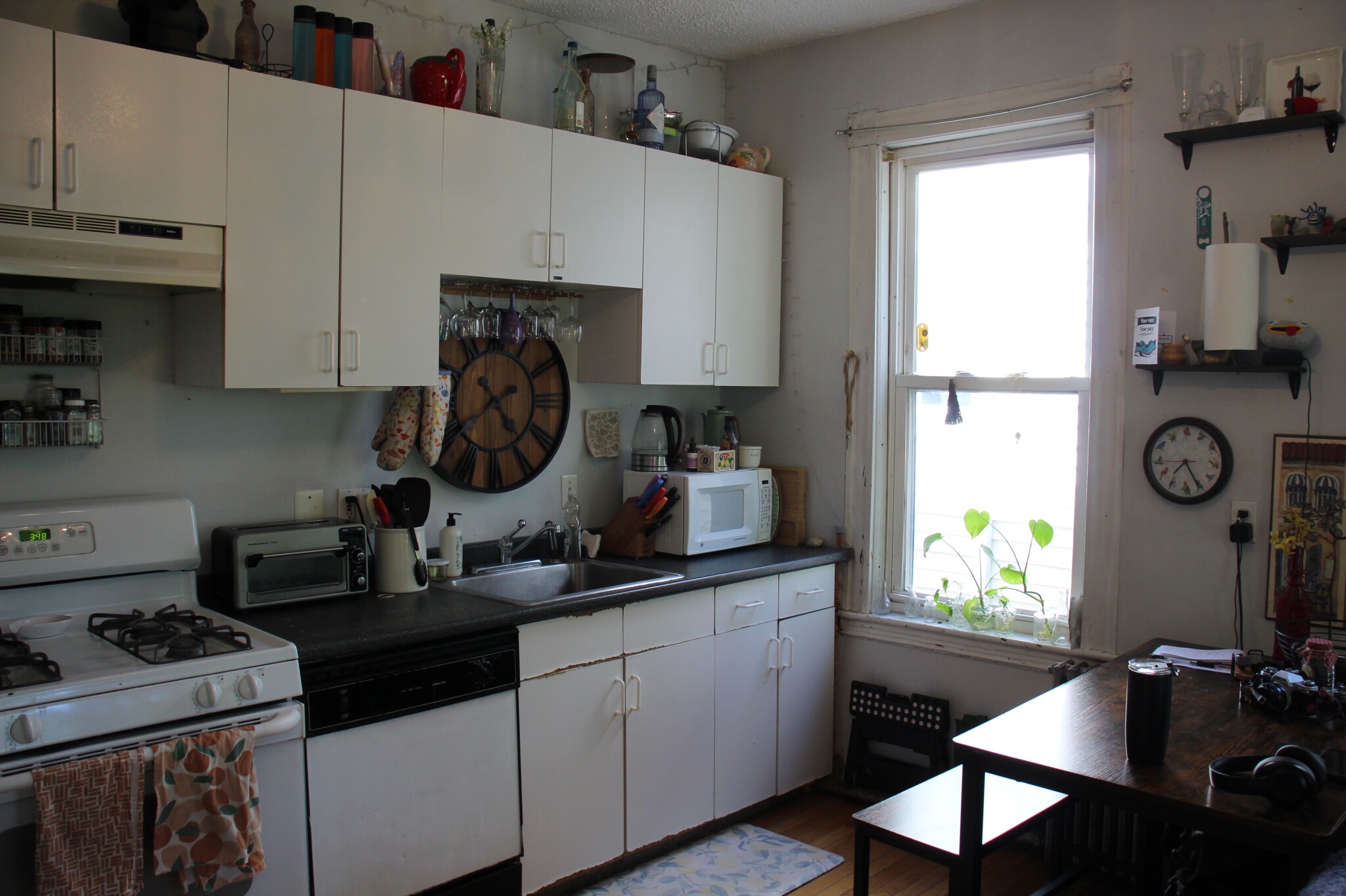 4 bed, 2 bath apartment for rent at 292 Summit Ave Unit 2, Brighton — photo 10 of 11