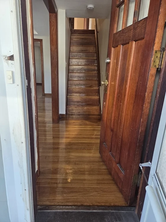 5 bed, 1 bath apartment for rent at 292 West Wyoming Ave Unit 292, Melrose — photo 3 of 21