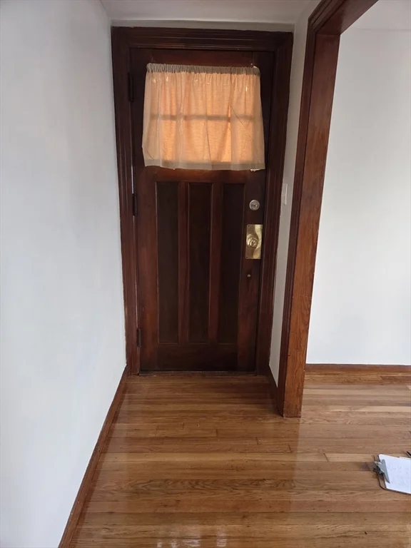 5 bed, 1 bath apartment for rent at 292 West Wyoming Ave Unit 292, Melrose — photo 4 of 21
