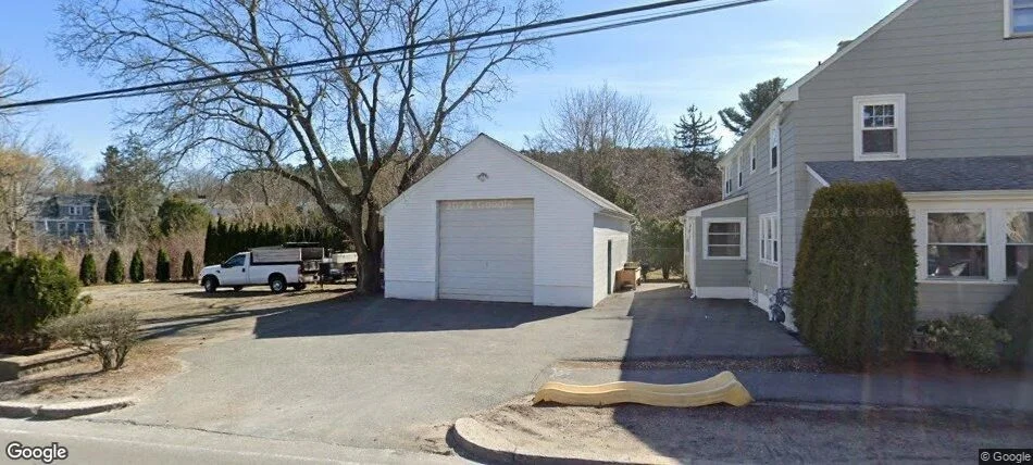 5 bed, 1 bath apartment for rent at 292 West Wyoming Ave Unit 292, Melrose — photo 1 of 21