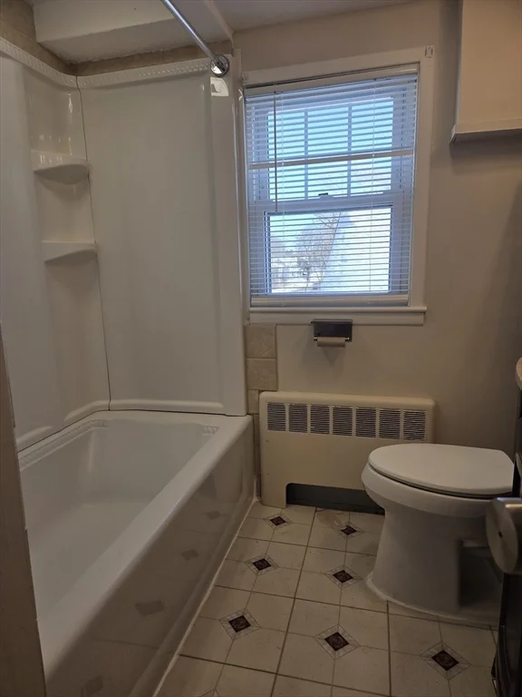 5 bed, 1 bath apartment for rent at 292 West Wyoming Ave Unit 292, Melrose — photo 17 of 21