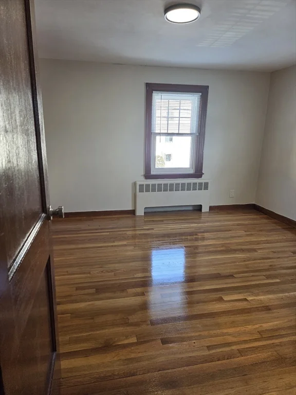 5 bed, 1 bath apartment for rent at 292 West Wyoming Ave Unit 292, Melrose — photo 5 of 21