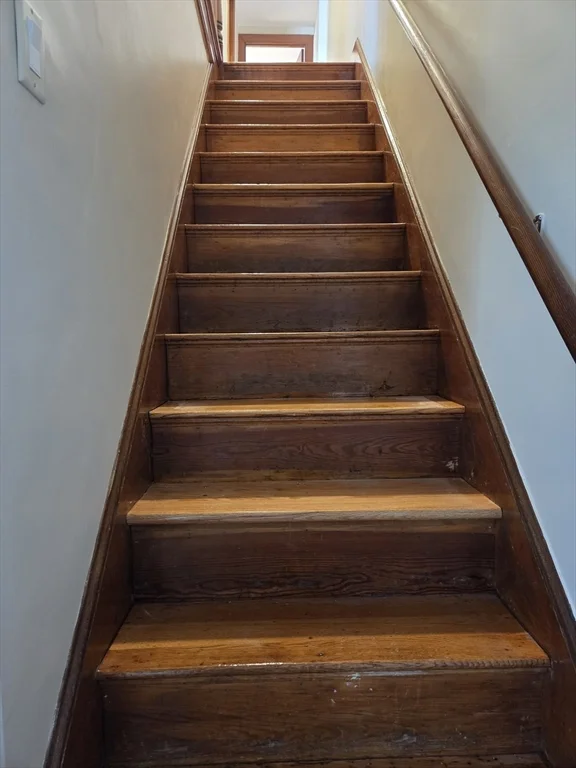 5 bed, 1 bath apartment for rent at 292 West Wyoming Ave Unit 292, Melrose — photo 12 of 21