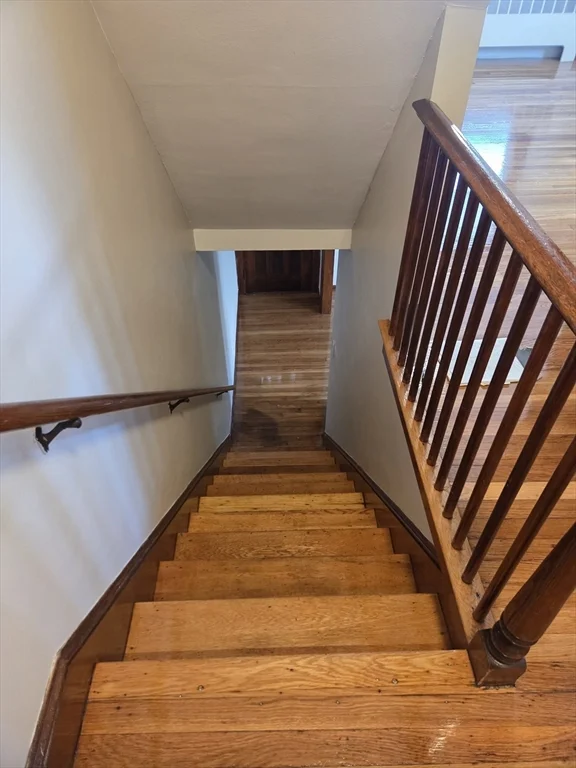 5 bed, 1 bath apartment for rent at 292 West Wyoming Ave Unit 292, Melrose — photo 13 of 21