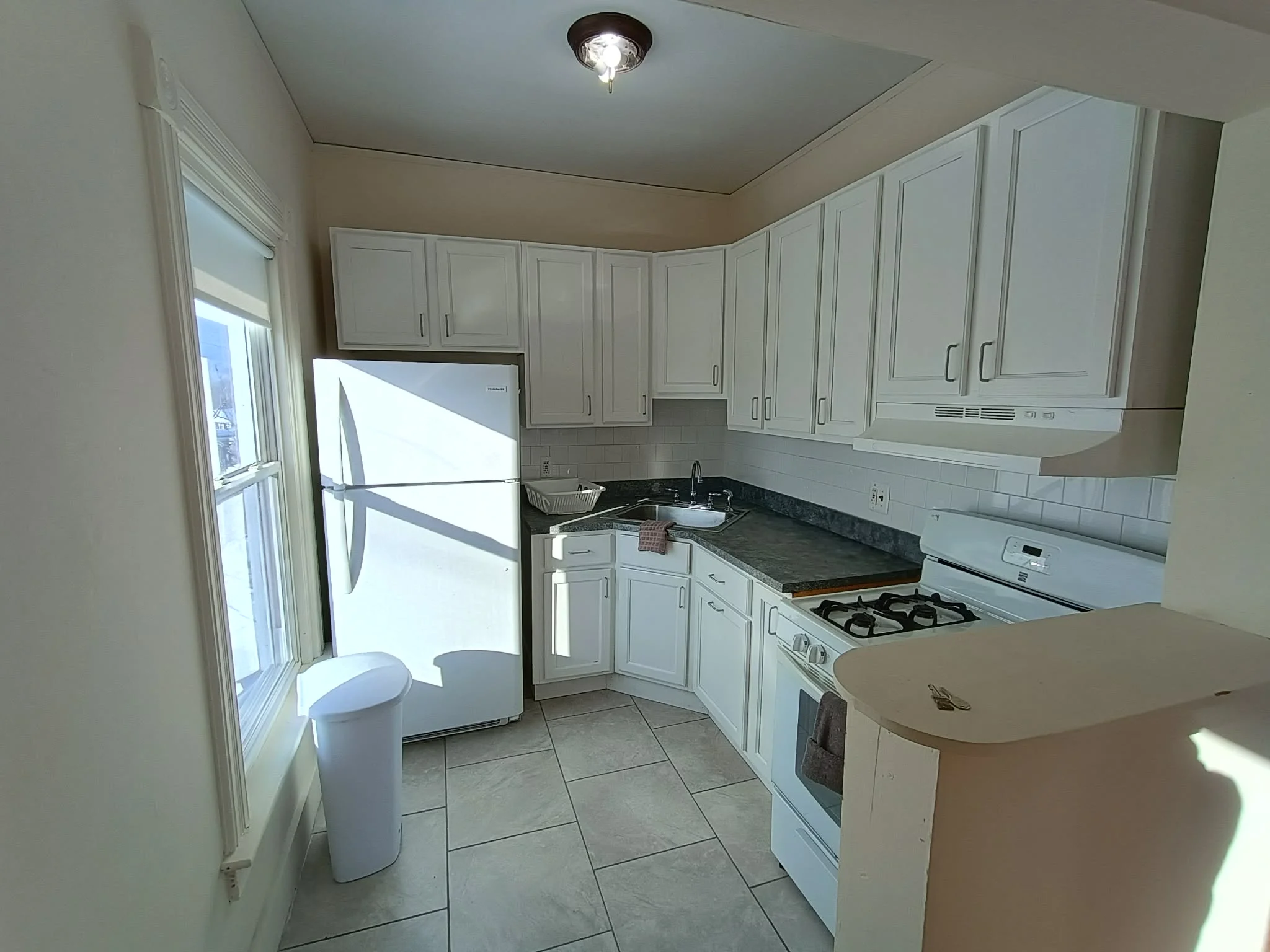 3 bed, 1 bath apartment for rent at 292 Wilder St Unit 2, Highlands — photo 5 of 14