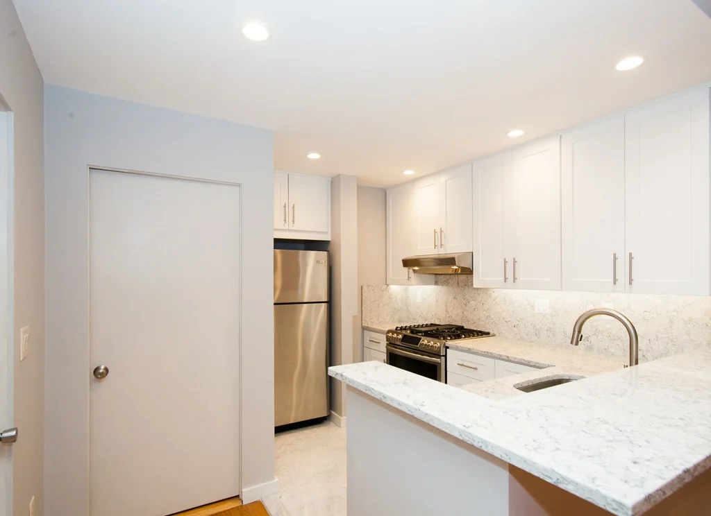 2 bed, 2 bath apartment for rent at 293-295 Commonwealth Ave Unit 5B, Back Bay