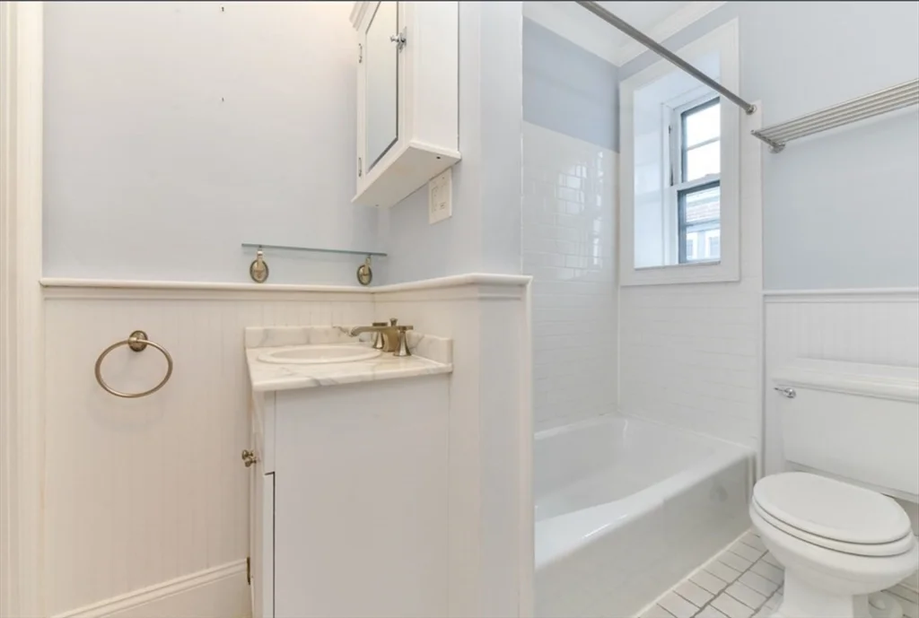 2 bed, 2 bath apartment for rent at 293-295 Commonwealth Ave Unit 6B, Back Bay — photo 10 of 14