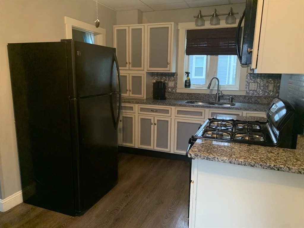 1 bed, 1 bath apartment for rent at 293 Linden St Unit 1 Rear, Fall River — photo 3 of 16