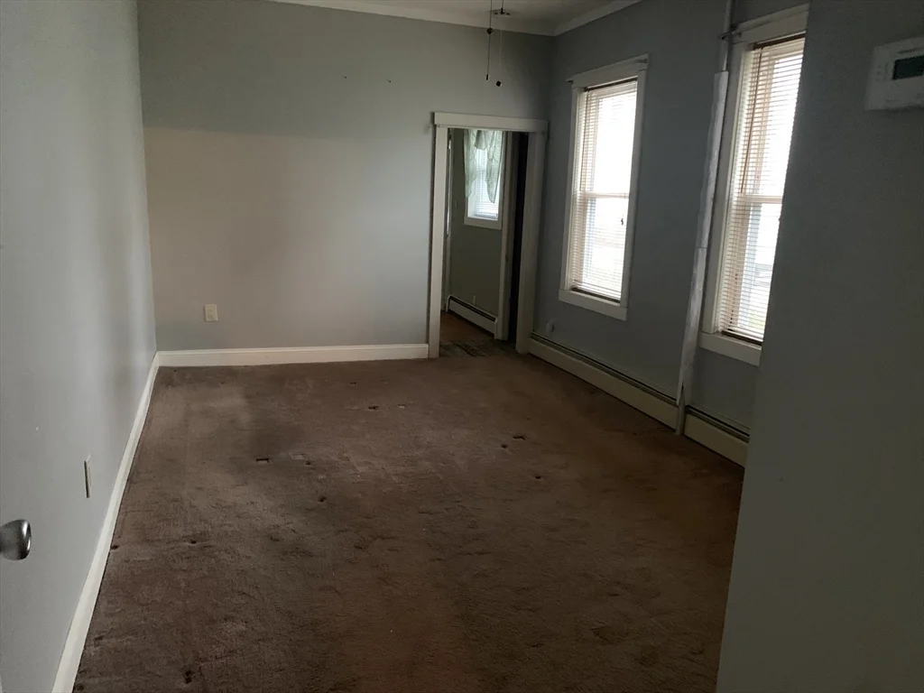 1 bed, 1 bath apartment for rent at 293 Linden St Unit 1 Rear, Fall River — photo 5 of 16