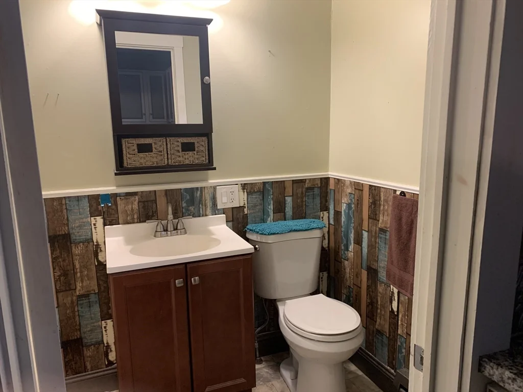 1 bed, 1 bath apartment for rent at 293 Linden St Unit 1 Rear, Fall River — photo 9 of 16