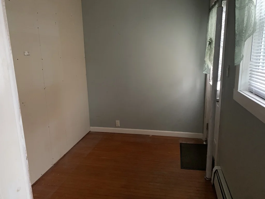 1 bed, 1 bath apartment for rent at 293 Linden St Unit 1 Rear, Fall River — photo 7 of 16