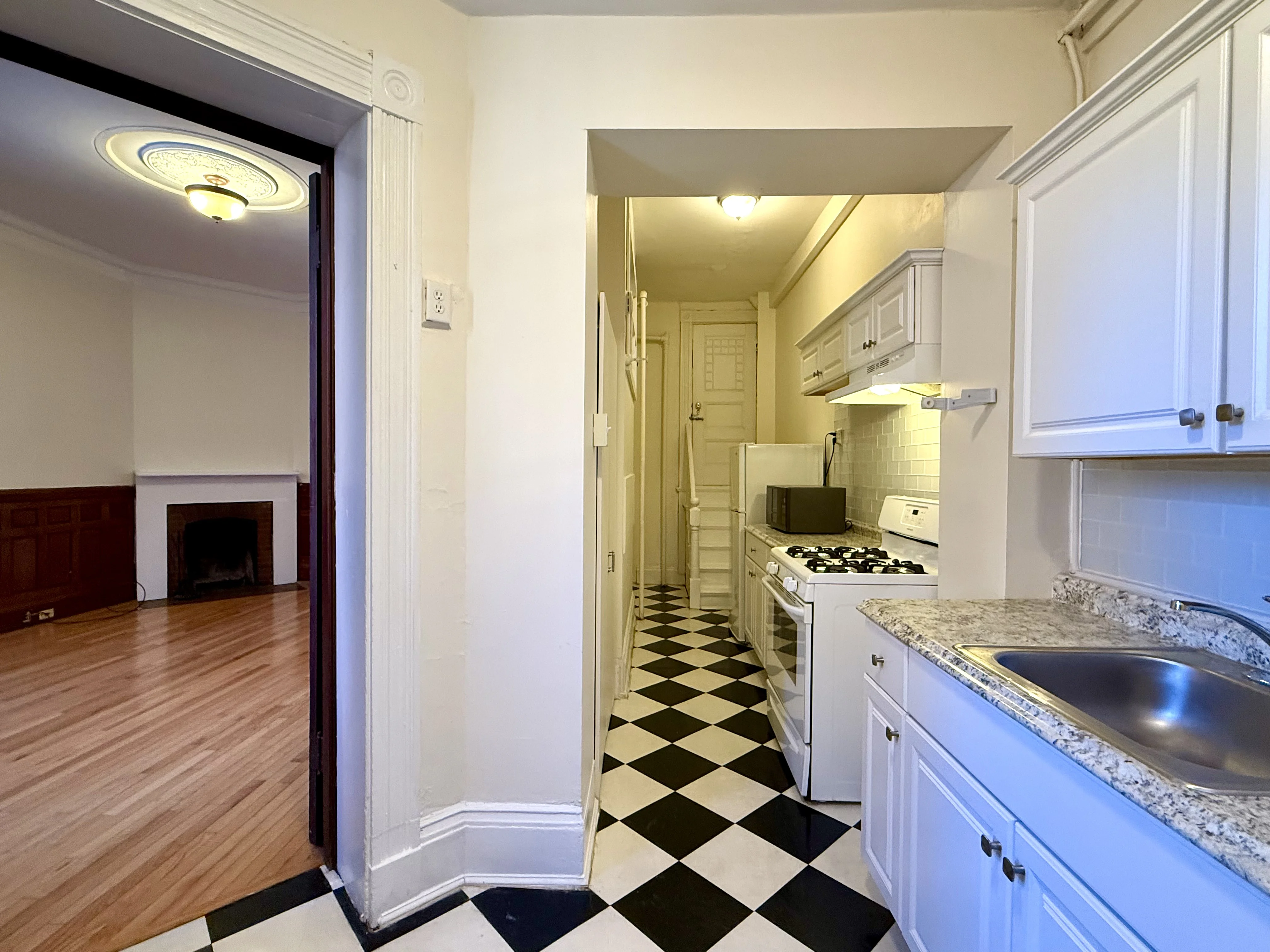 1 bed, 1 bath apartment for rent at 293 Newbury St Unit 2A, Back Bay — photo 4 of 11