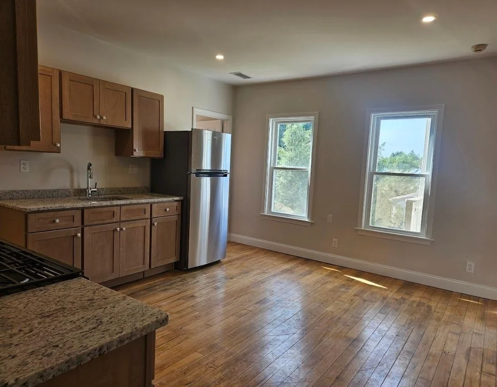 2 bed, 1 bath apartment for rent at 293 School St Unit 2L, Stoughton — photo 3 of 3